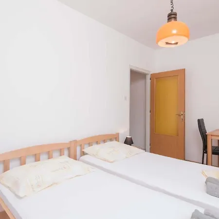 Ferienhaus Fuer 13 Personen In Orebic, Dalmatien Sueddalmatien Ferienhaus