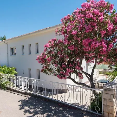 Ferienhaus Fuer 13 Personen In Orebic, Dalmatien Sueddalmatien Ferienhaus Orebić