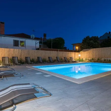 Ferienhaus Fuer 13 Personen In Orebic, Dalmatien Sueddalmatien Ferienhaus *