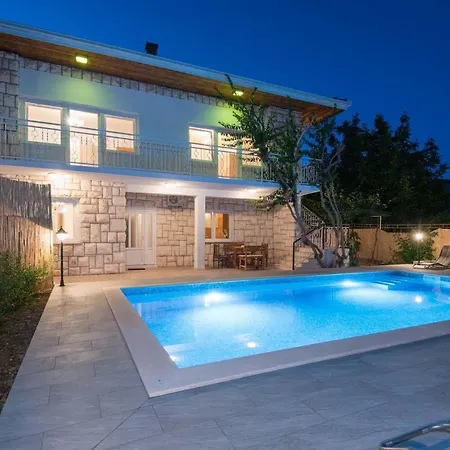 Ferienhaus Ferienhaus Fuer 13 Personen In Orebic, Dalmatien Sueddalmatien